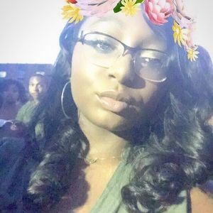 Meet your Posher, Brooke